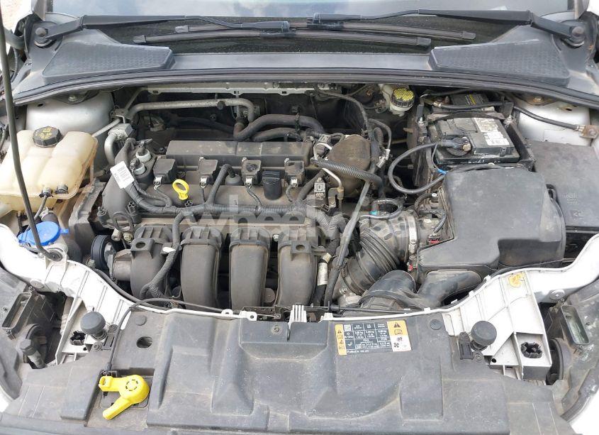 Photo 10 of 2015 Ford Focus SE (VIN 1FADP3F25FL293401)