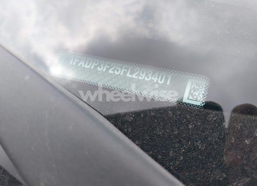 Photo 9 of 2015 Ford Focus SE (VIN 1FADP3F25FL293401)