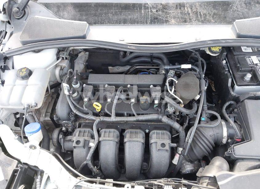 Photo 10 of 2015 Ford Focus SE (VIN 1FADP3F25FL295939)