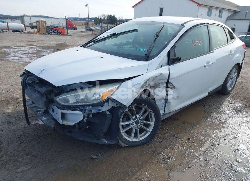 Photo 6 of 2015 Ford Focus SE (VIN 1FADP3F25FL295939)