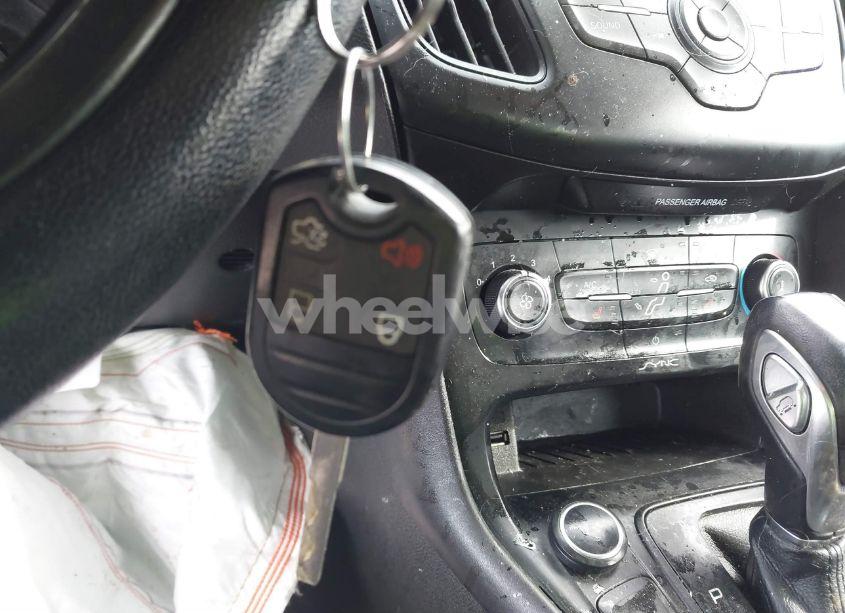 Photo 11 of 2015 Ford Focus SE (VIN 1FADP3F25FL297738)