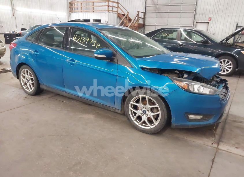 2015 Ford Focus SE (VIN 1FADP3F25FL319964) main photo