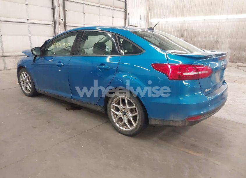 Photo 3 of 2015 Ford Focus SE (VIN 1FADP3F25FL319964)