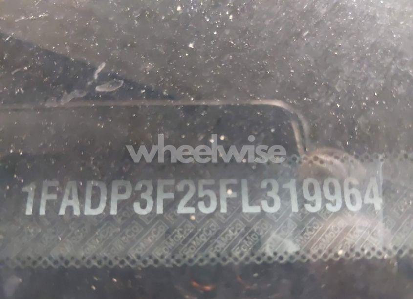 Photo 9 of 2015 Ford Focus SE (VIN 1FADP3F25FL319964)