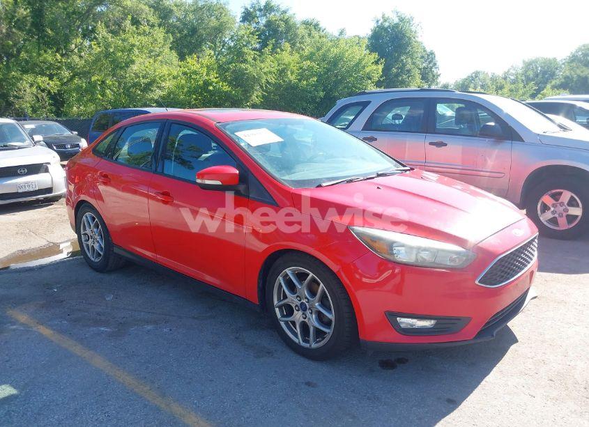 2015 Ford Focus SE (VIN 1FADP3F25FL320046) main photo
