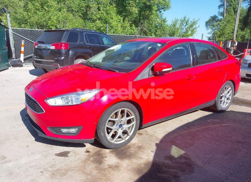 Photo 2 of 2015 Ford Focus SE (VIN 1FADP3F25FL320046)