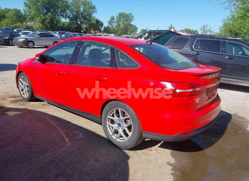 Photo 3 of 2015 Ford Focus SE (VIN 1FADP3F25FL320046)