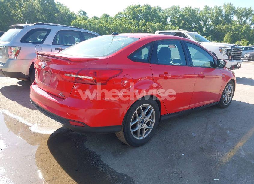 Photo 4 of 2015 Ford Focus SE (VIN 1FADP3F25FL320046)