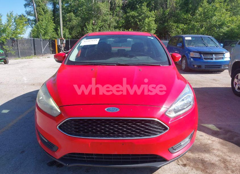 Photo 6 of 2015 Ford Focus SE (VIN 1FADP3F25FL320046)