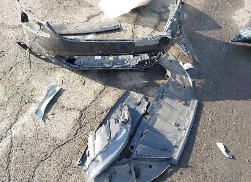 Photo 12 of 2015 Ford Focus SE (VIN 1FADP3F25FL353371)