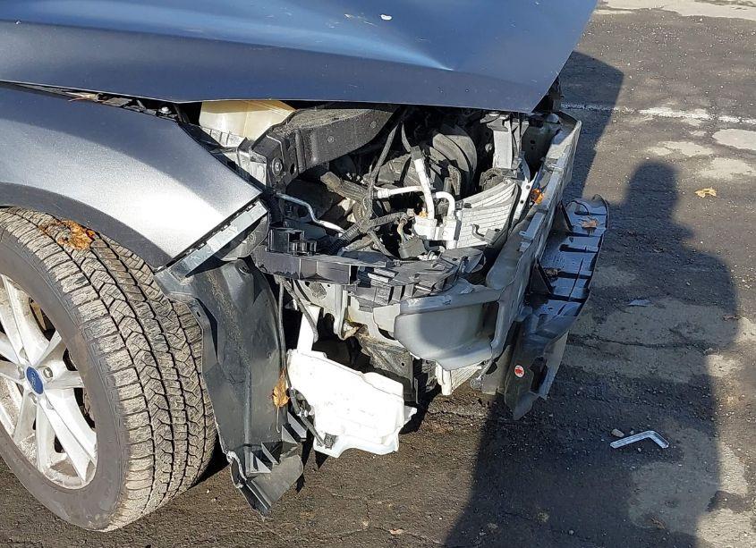 Photo 15 of 2015 Ford Focus SE (VIN 1FADP3F25FL353371)