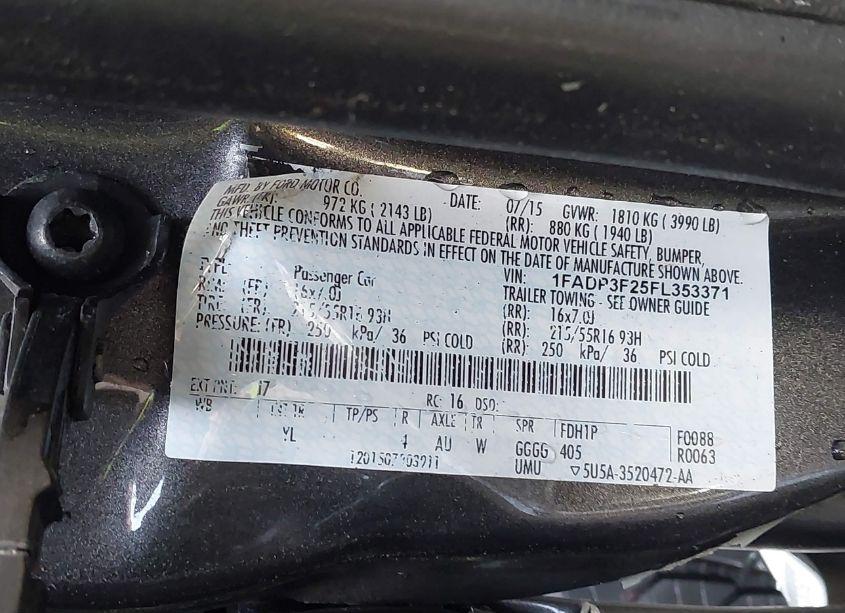 Photo 9 of 2015 Ford Focus SE (VIN 1FADP3F25FL353371)