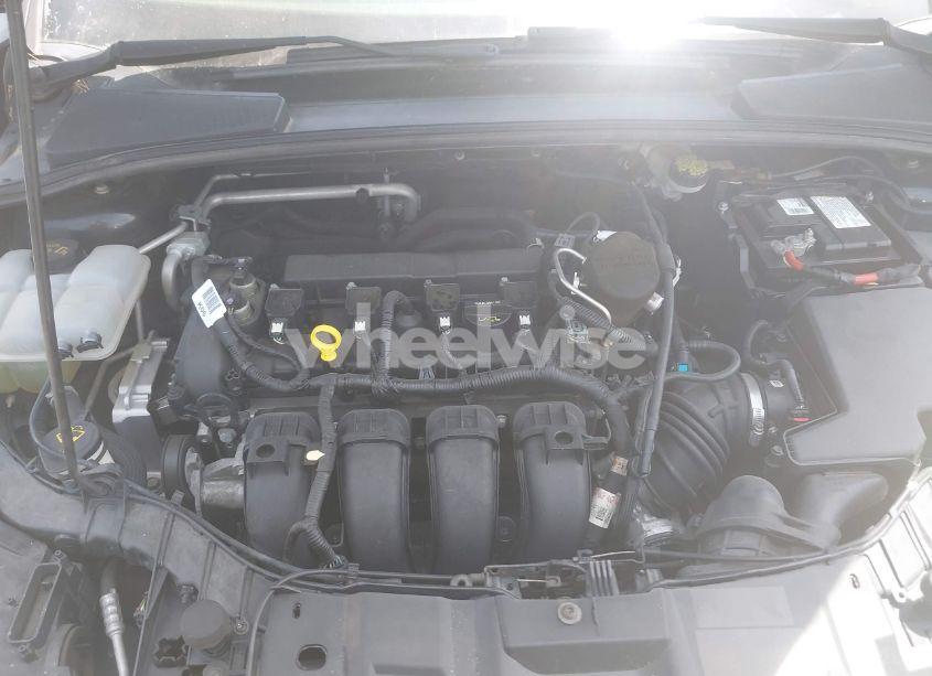 Photo 10 of 2015 Ford Focus SE (VIN 1FADP3F25FL353824)