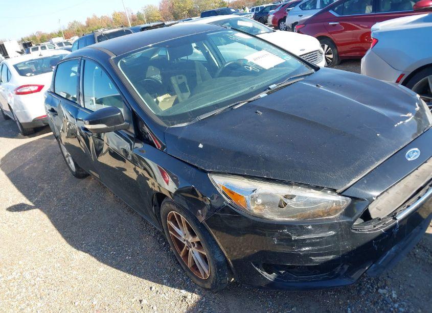 2015 Ford Focus SE (VIN 1FADP3F25FL384068) main photo