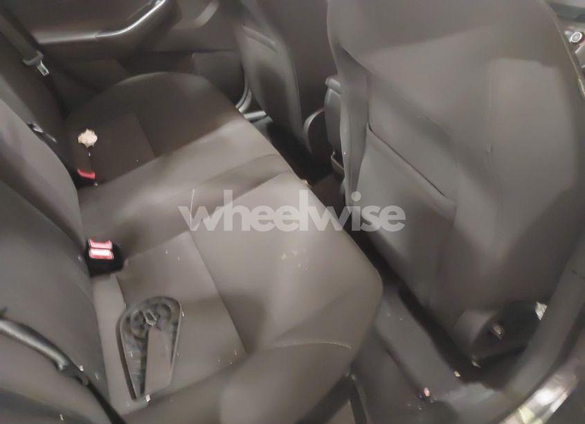 Photo 8 of 2016 Ford Focus SE (VIN 1FADP3F25GL221163)