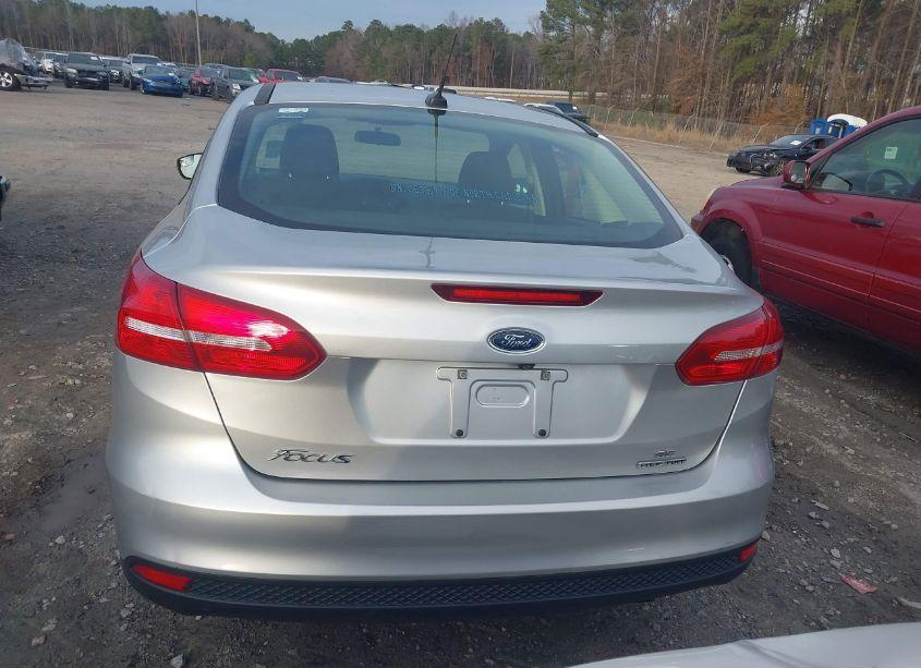 Photo 16 of 2016 Ford Focus SE (VIN 1FADP3F25GL228548)