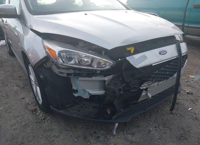 Photo 18 of 2016 Ford Focus SE (VIN 1FADP3F25GL228548)