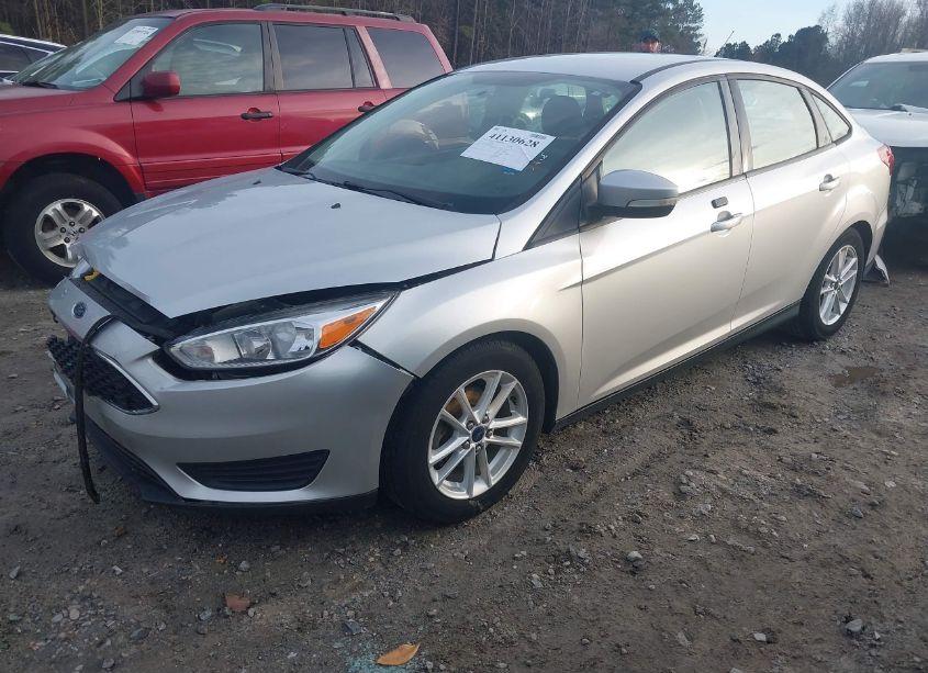 Photo 2 of 2016 Ford Focus SE (VIN 1FADP3F25GL228548)
