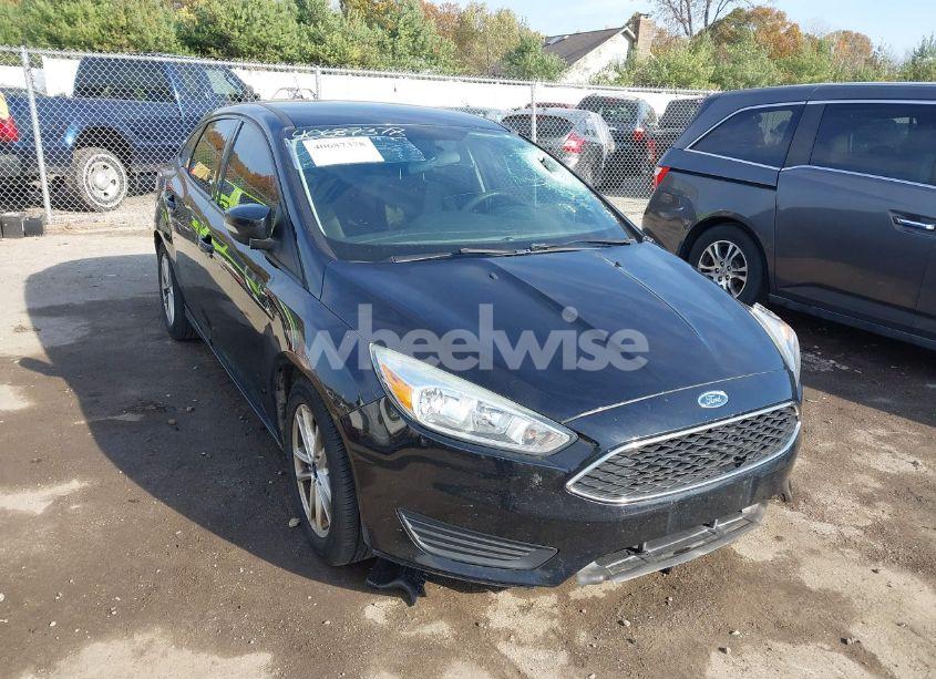 2016 Ford Focus SE (VIN 1FADP3F25GL237671) main photo