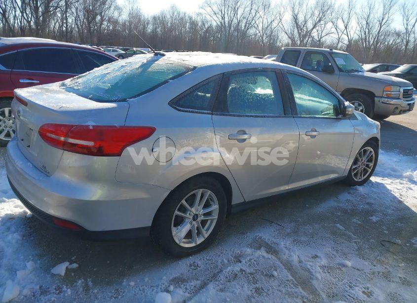Photo 4 of 2016 Ford Focus SE (VIN 1FADP3F25GL247522)