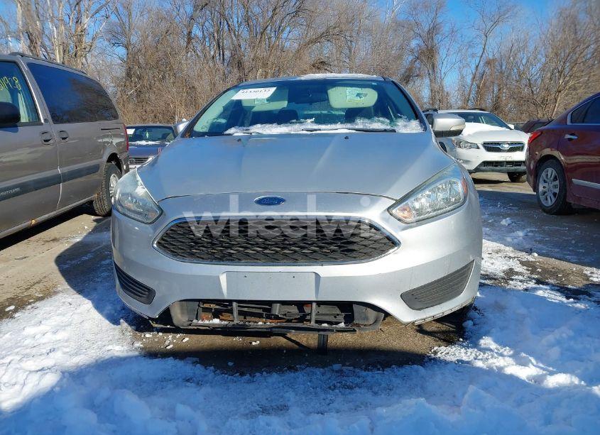 Photo 6 of 2016 Ford Focus SE (VIN 1FADP3F25GL247522)