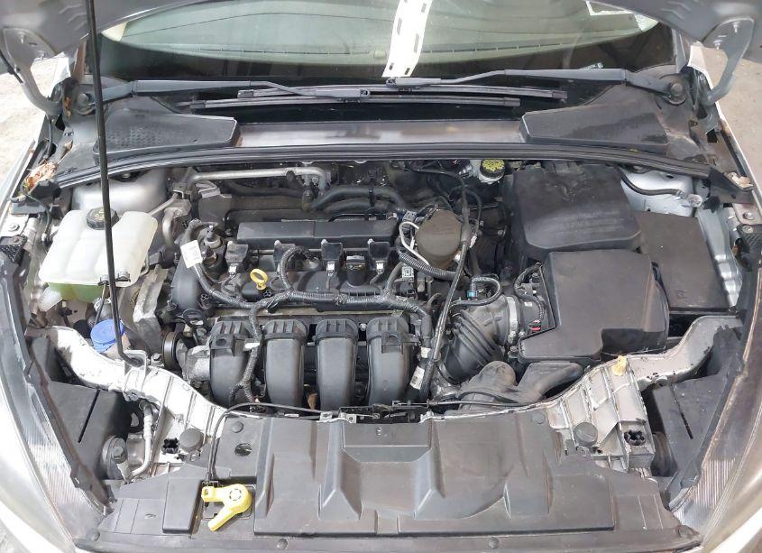 Photo 10 of 2016 Ford Focus SE (VIN 1FADP3F25GL255782)