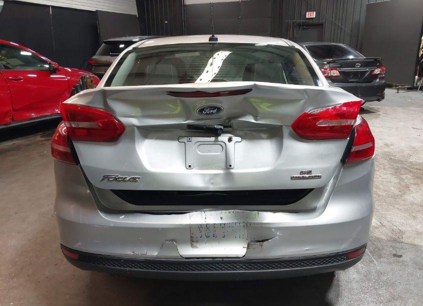Photo 16 of 2016 Ford Focus SE (VIN 1FADP3F25GL255782)