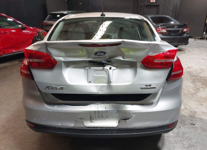 Photo 6 of 2016 Ford Focus SE (VIN 1FADP3F25GL255782)