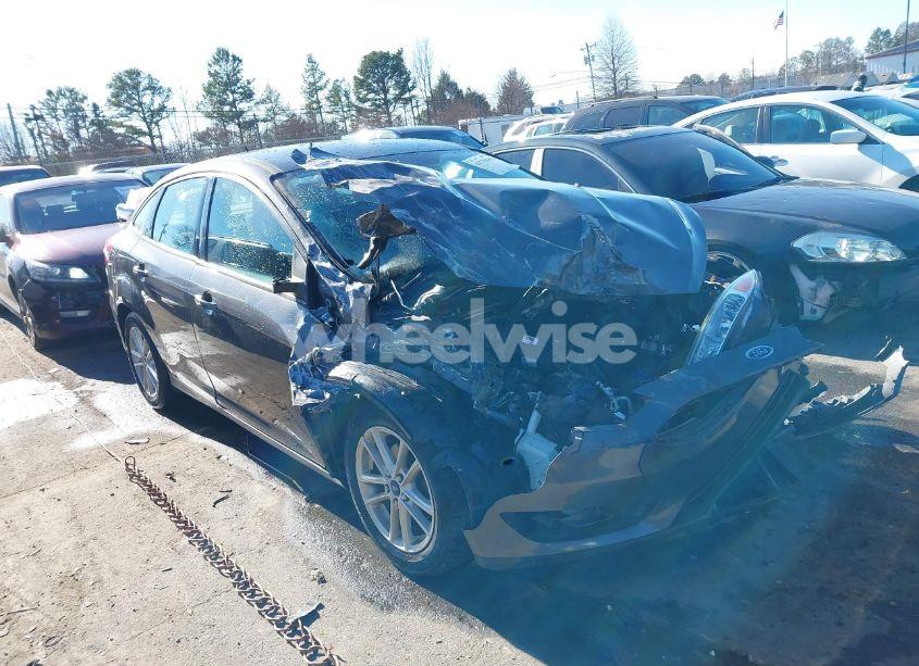 2016 Ford Focus SE (VIN 1FADP3F25GL265969) main photo