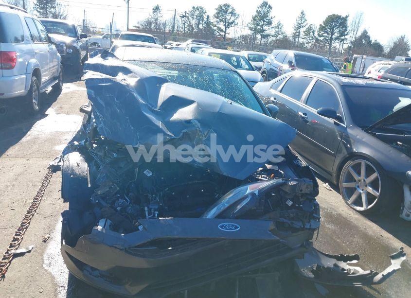 Photo 12 of 2016 Ford Focus SE (VIN 1FADP3F25GL265969)