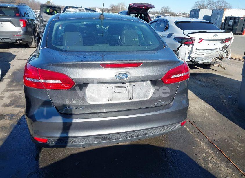 Photo 16 of 2016 Ford Focus SE (VIN 1FADP3F25GL265969)