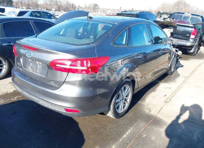 Photo 4 of 2016 Ford Focus SE (VIN 1FADP3F25GL265969)