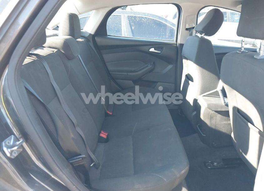 Photo 8 of 2016 Ford Focus SE (VIN 1FADP3F25GL265969)