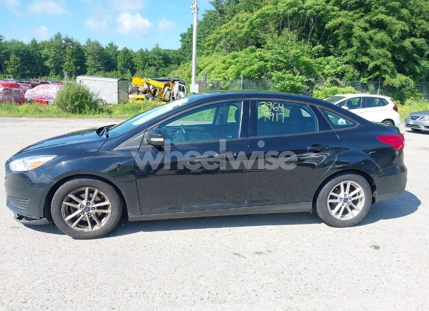 Photo 12 of 2016 Ford Focus SE (VIN 1FADP3F25GL278916)