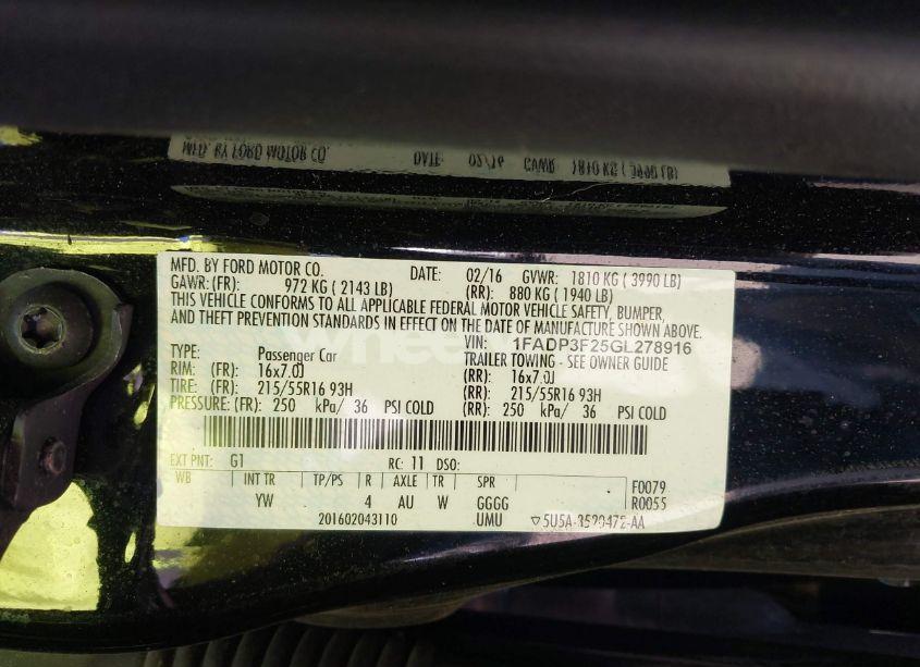 Photo 9 of 2016 Ford Focus SE (VIN 1FADP3F25GL278916)