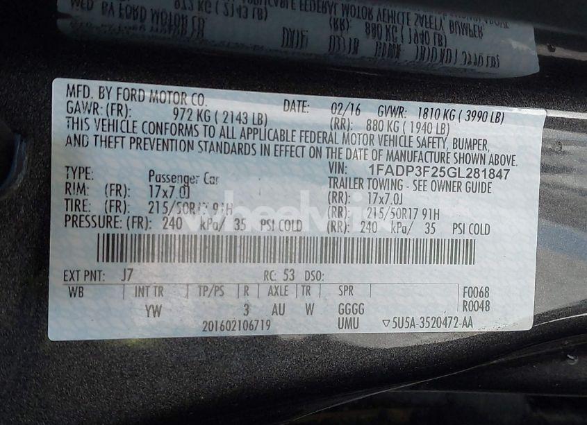 Photo 9 of 2016 Ford Focus SE (VIN 1FADP3F25GL281847)