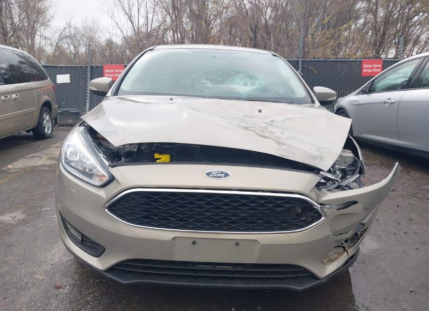 Photo 12 of 2016 Ford Focus SE (VIN 1FADP3F25GL281850)