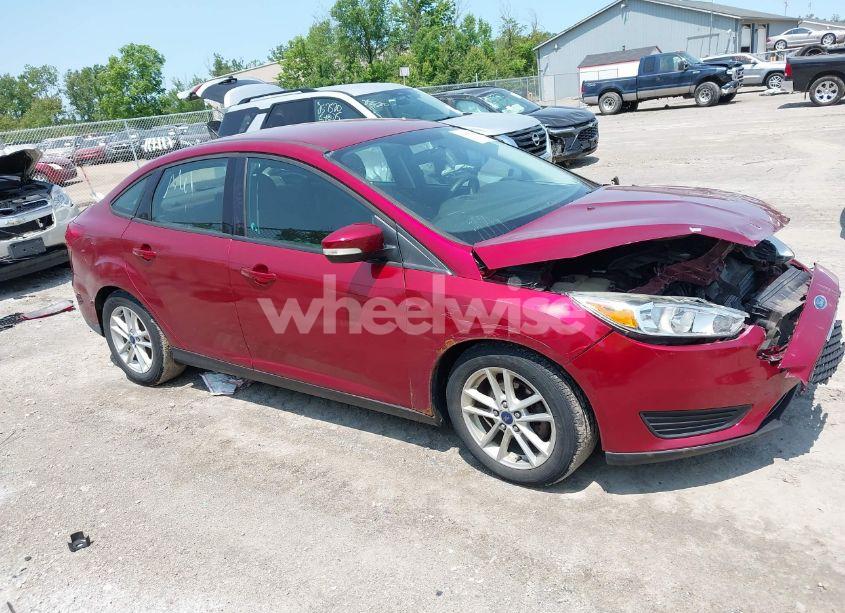 Photo 13 of 2016 Ford Focus SE (VIN 1FADP3F25GL305144)