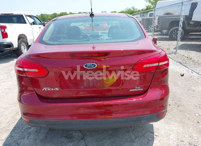 Photo 16 of 2016 Ford Focus SE (VIN 1FADP3F25GL305144)