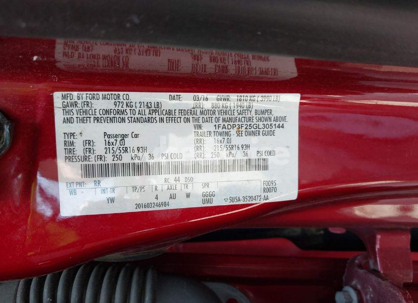 Photo 9 of 2016 Ford Focus SE (VIN 1FADP3F25GL305144)