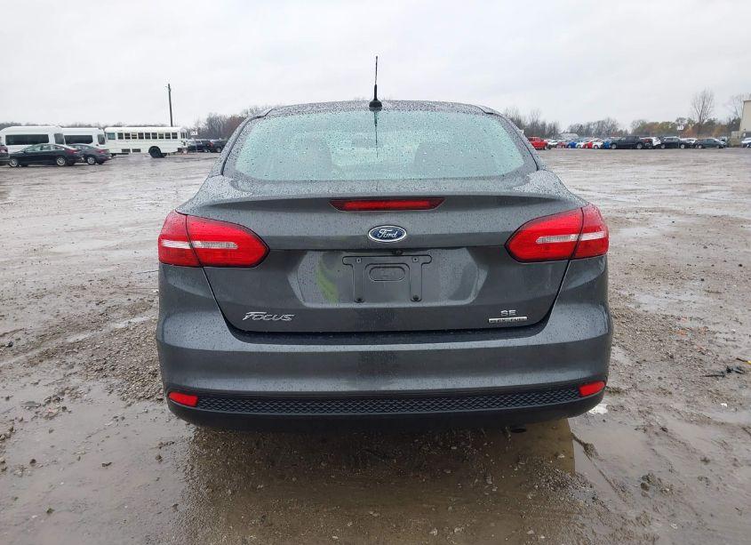 Photo 16 of 2016 Ford Focus SE (VIN 1FADP3F25GL322199)