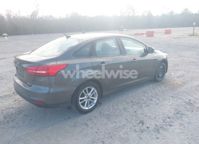 Photo 4 of 2016 Ford Focus SE (VIN 1FADP3F25GL337852)