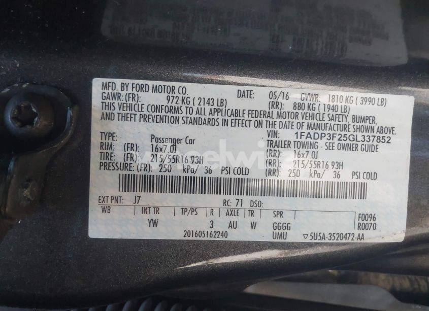 Photo 9 of 2016 Ford Focus SE (VIN 1FADP3F25GL337852)