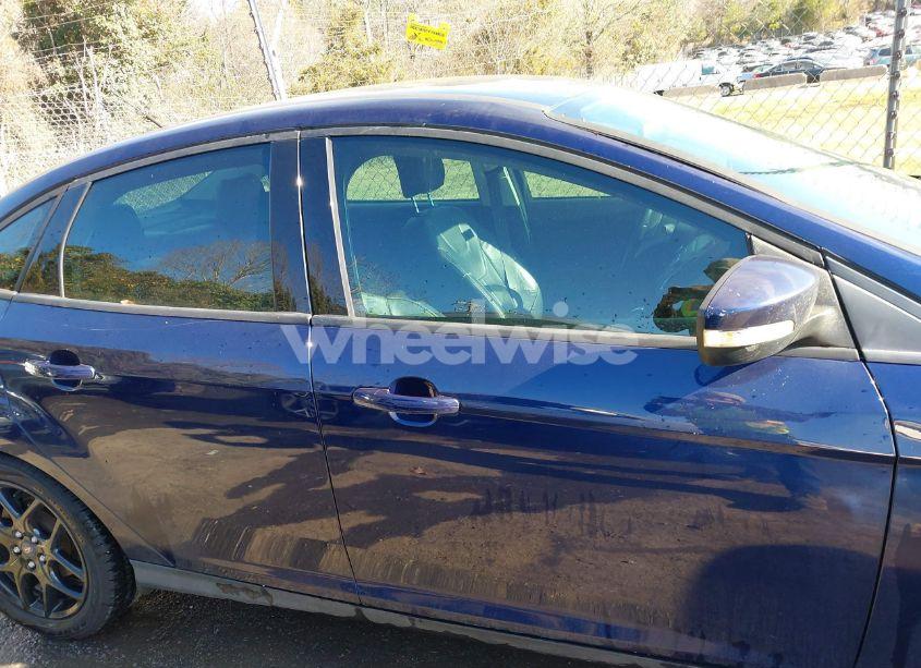 Photo 13 of 2016 Ford Focus SE (VIN 1FADP3F25GL393306)