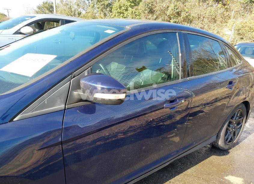 Photo 14 of 2016 Ford Focus SE (VIN 1FADP3F25GL393306)