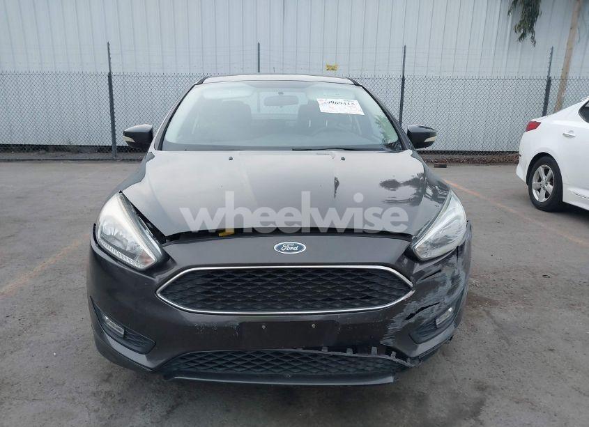 Photo 12 of 2016 Ford Focus SE (VIN 1FADP3F25GL399459)