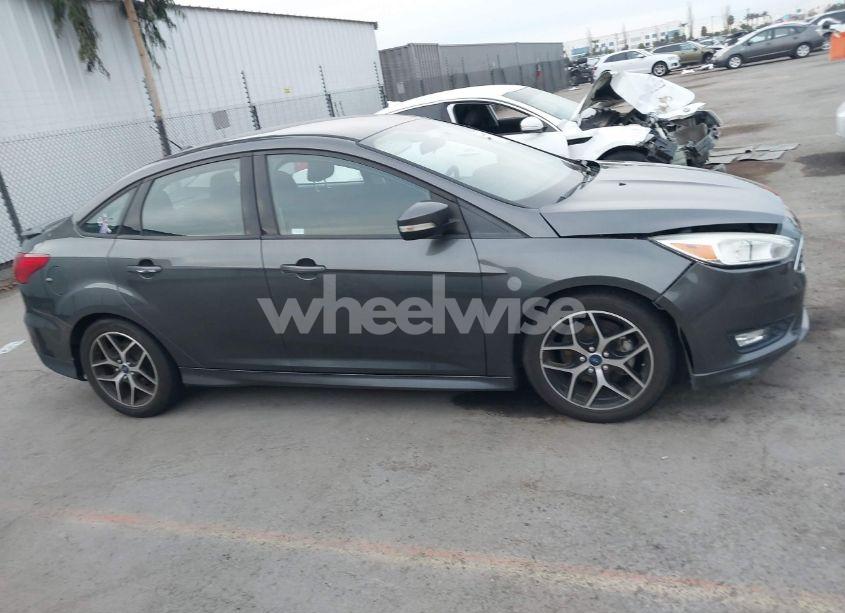 Photo 13 of 2016 Ford Focus SE (VIN 1FADP3F25GL399459)