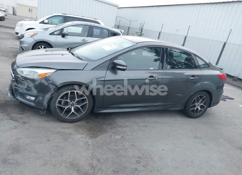 Photo 14 of 2016 Ford Focus SE (VIN 1FADP3F25GL399459)