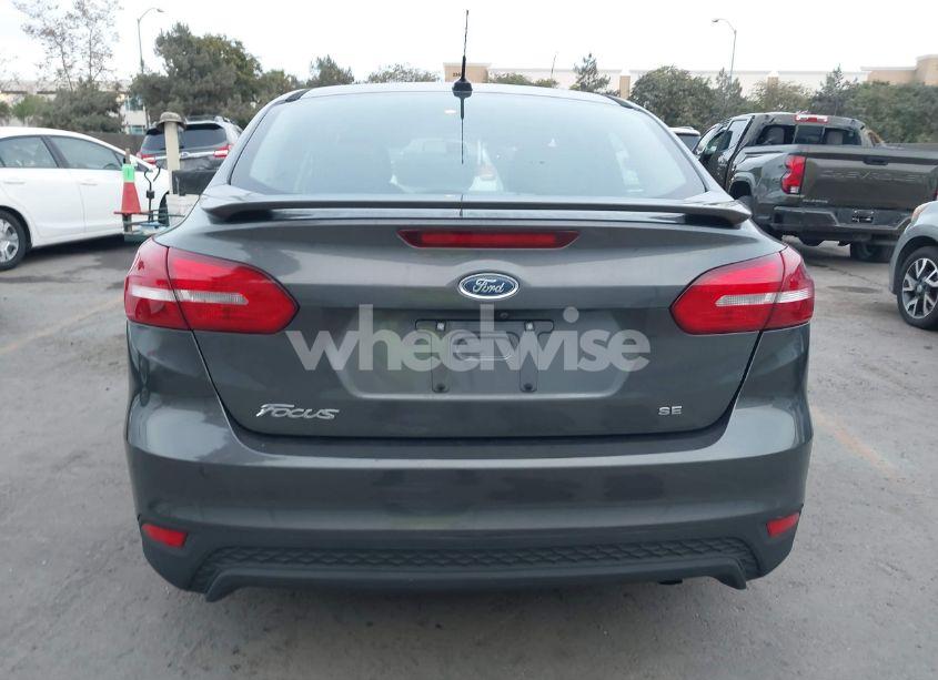 Photo 16 of 2016 Ford Focus SE (VIN 1FADP3F25GL399459)
