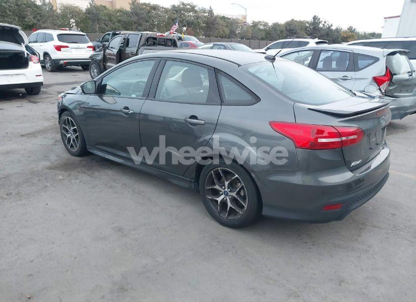 Photo 3 of 2016 Ford Focus SE (VIN 1FADP3F25GL399459)